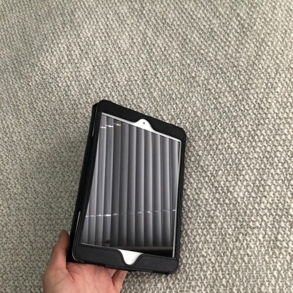 Apple iPad Mini 16GB 1st Generation W/ Michael Kors Saffiano Leather Wallet Case - Picture 7 of 12